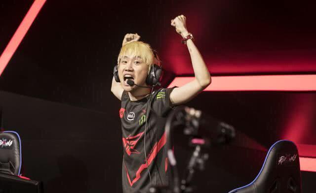 斯基拉：岁后卫弗洛伦齐愿意降薪留在米兰.