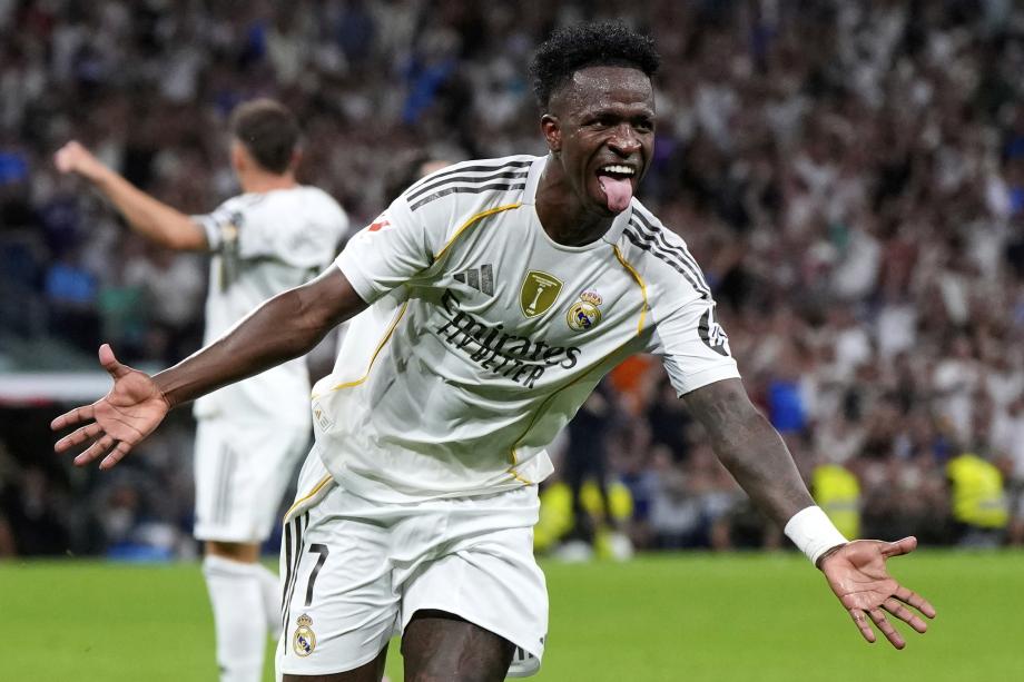 青岛小将杨瀚森入选CBA全明星赛北区首发阵容.